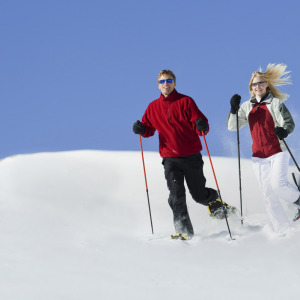 happy couple skiing